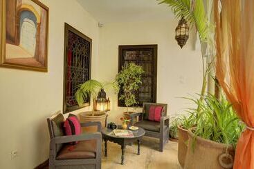 هتل Riad Dar El Souk