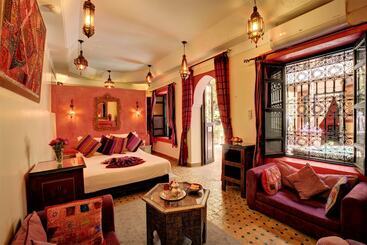 هتل Riad Dar El Souk