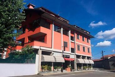 هتل Rinaldo Apartments