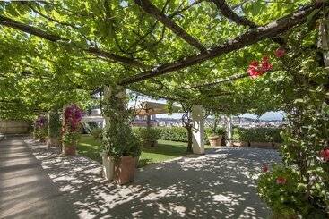 هتل San Francesco Al Monte