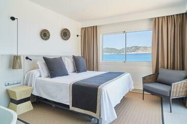Invisa Hotel Club Cala Verde