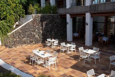 Nazaret Apartments