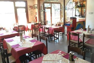هتل Albergo Adige