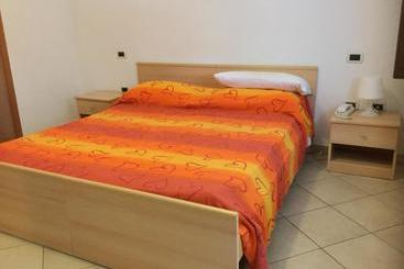 هتل Albergo Adige