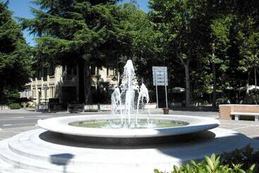 هتل B&b La Corte Suites