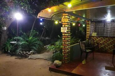 هتل Naaval Beach Villa & Rooms