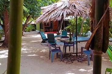 هتل Naaval Beach Villa & Rooms