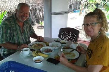 هتل Naaval Beach Villa & Rooms