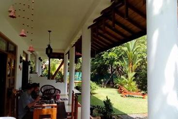 هتل River Shadow Villa