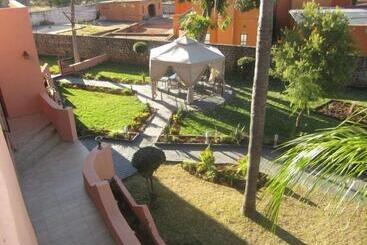 هتل Valley View Guest House