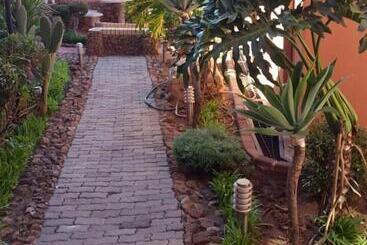 هتل Valley View Guest House