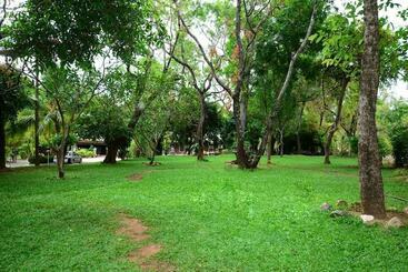 هتل Village Polonnaruwa