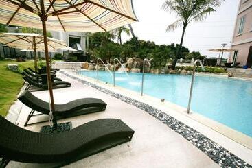 Le Beau Max Resort