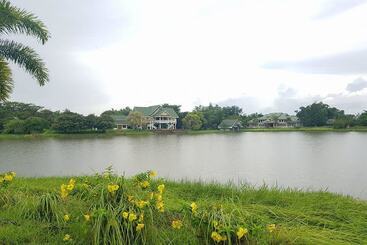 Rai Fhun Pen Jing Resort