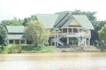Rai Fhun Pen Jing Resort