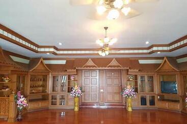 Rai Fhun Pen Jing Resort