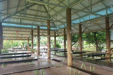 Rai Fhun Pen Jing Resort