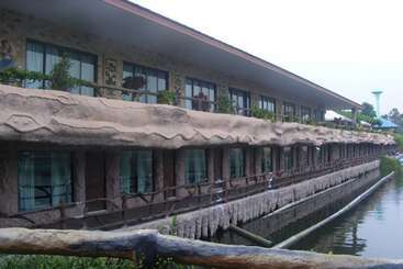Chart Thip Resort