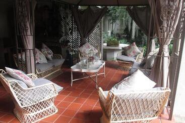 هتل Almar View Guest House