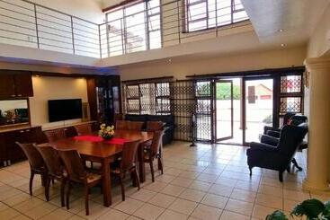 هتل Asda Guesthouse
