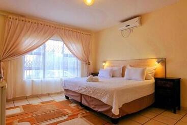 هتل Asda Guesthouse