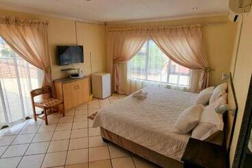 هتل Asda Guesthouse