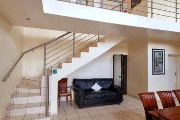 هتل Asda Guesthouse
