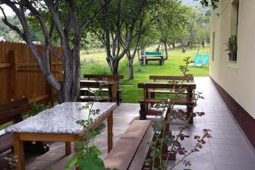 هتل St George B&b