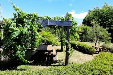 هتل Eden's Edge Lodge