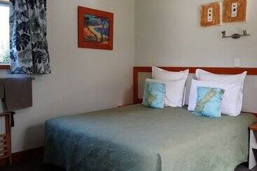 هتل Eden's Edge Lodge