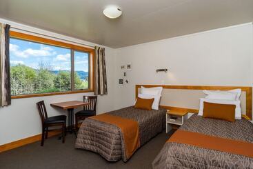 هتل Eden's Edge Lodge