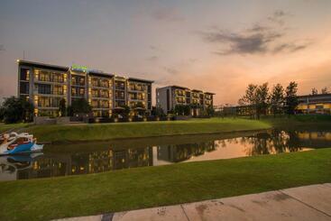هتل Greenville Laguna