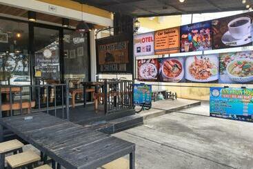 هتل Innkhun House Urt Suratthani Airport