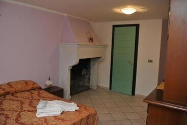 هتل Locanda Degli Illustri