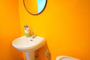 هتل Room 9 Hometel
