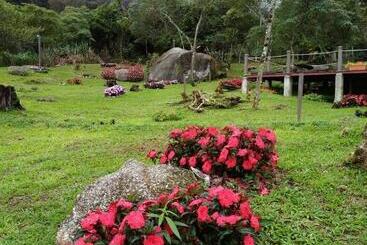 هتل Spring Garden