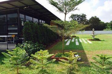 هتل The Lofts Eco
