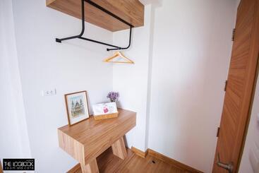 هتل The Logbook Room And Cafe