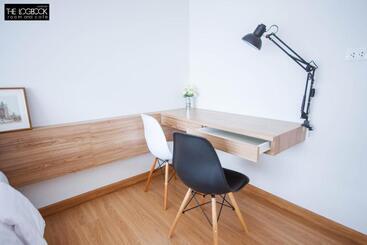 هتل The Logbook Room And Cafe