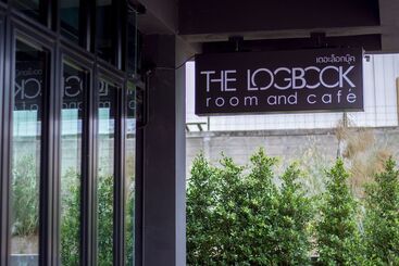 هتل The Logbook Room And Cafe