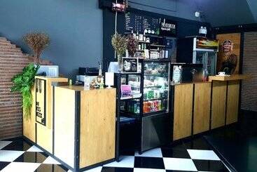 هتل The Logbook Room And Cafe