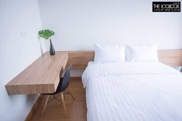 هتل The Logbook Room And Cafe