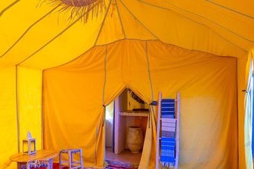 هتل Tinfou Desert Camp