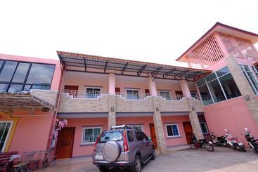 هتل Vickview Place