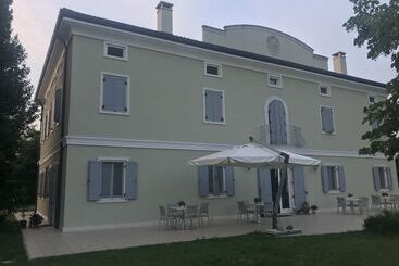 هتل Villa Pepoli