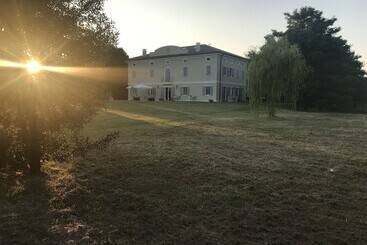 هتل Villa Pepoli
