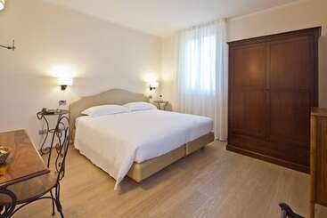 هتل Villa Pepoli