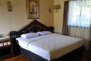 هتل Wayn Zen Rose Cabin