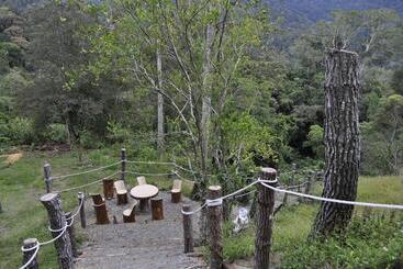 هتل Wayn Zen Rose Cabin