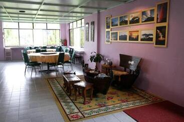 هتل Wayn Zen Rose Cabin